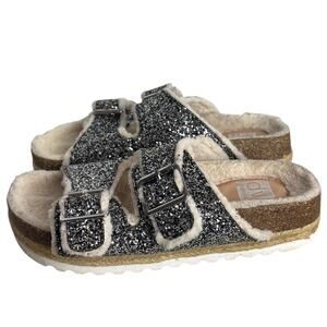 DV Dolce Vita Sparkle Sherpa Two Strap Sandals Womens 6.5 Footbed Comfort Silver